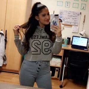 Meet your Posher, Andrea